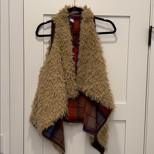 Mossimo fur Plaid lined vest size S/M